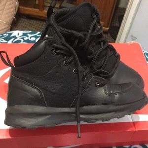 Boy Nike boots